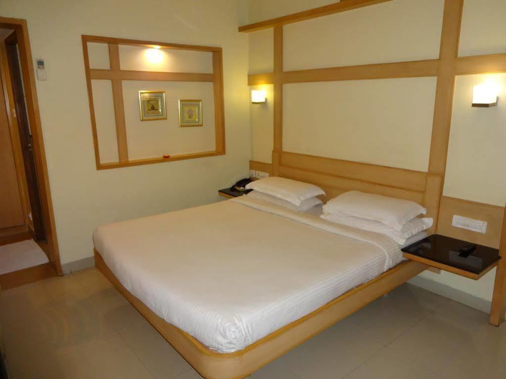 Super Capital O Grand Plaza Hotel Coimbatore Exterior photo